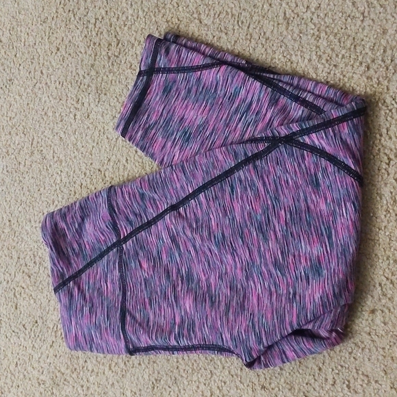 Victoria Secret Sport Athletic Workout Capris Size Small - Picture 1 of 9